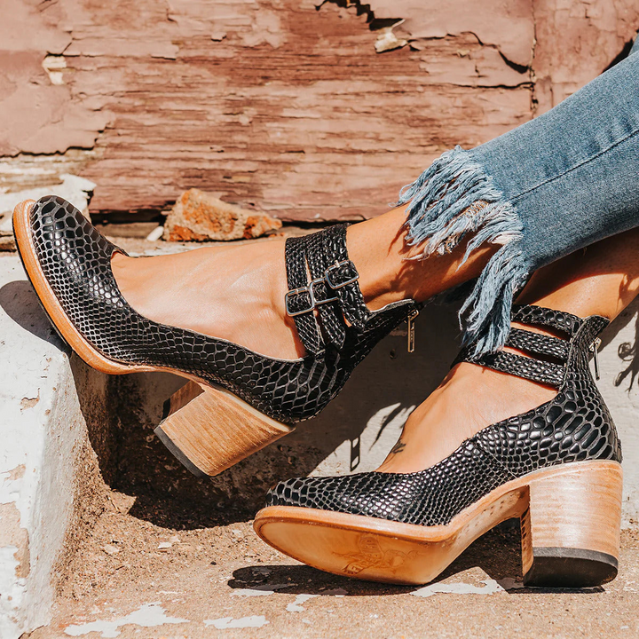 Sabrina | Leder-Sandalen mit Schnallen