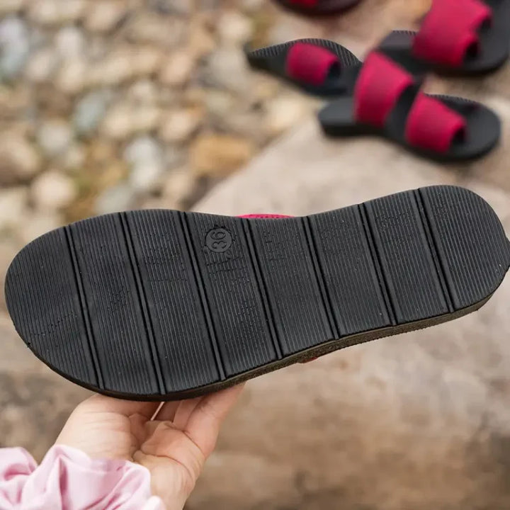 Hanna™ | Gleitsandalen aus perforiertem Mesh