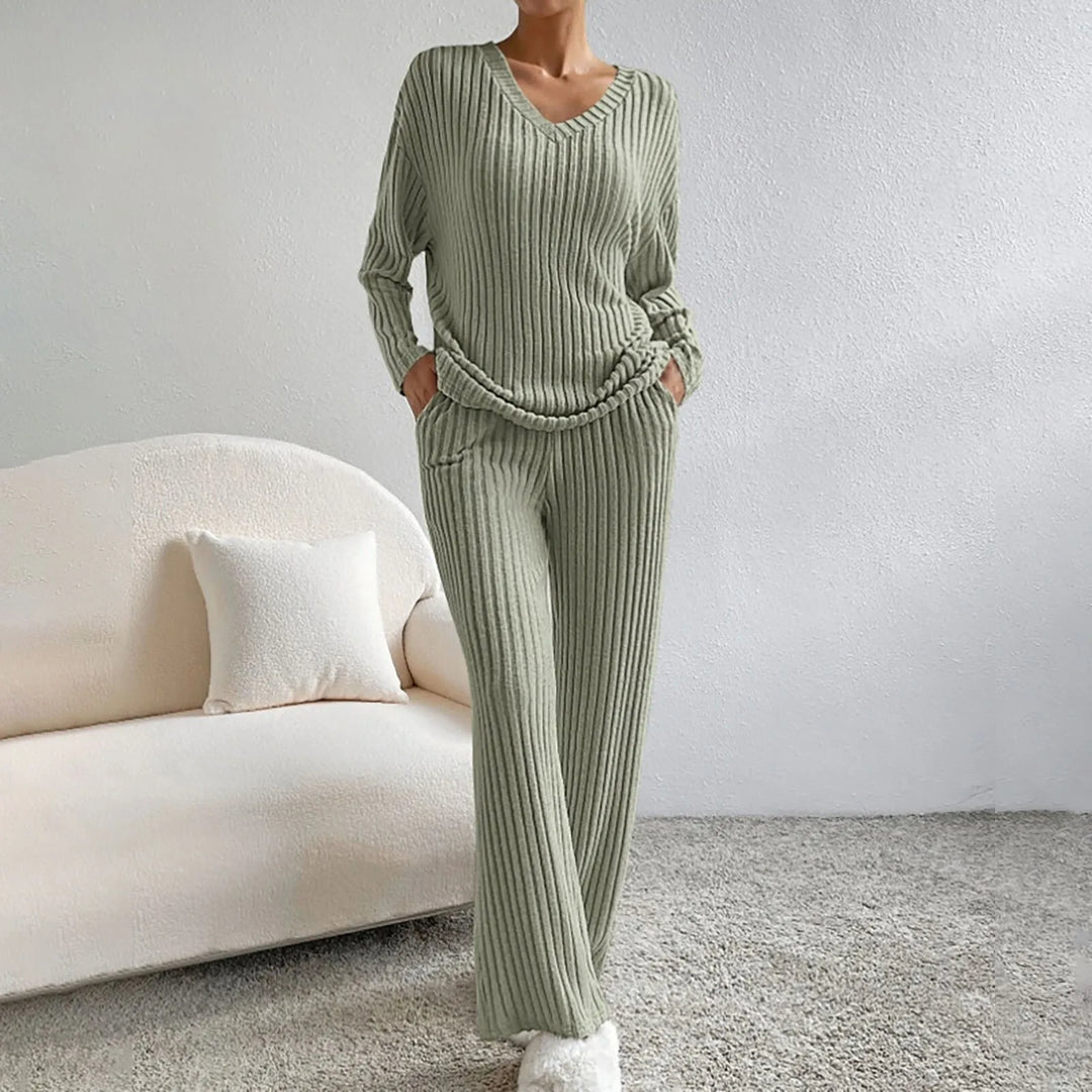 Tyreece | V-Ausschnitt Langarmshirt mit gerader Hose Set