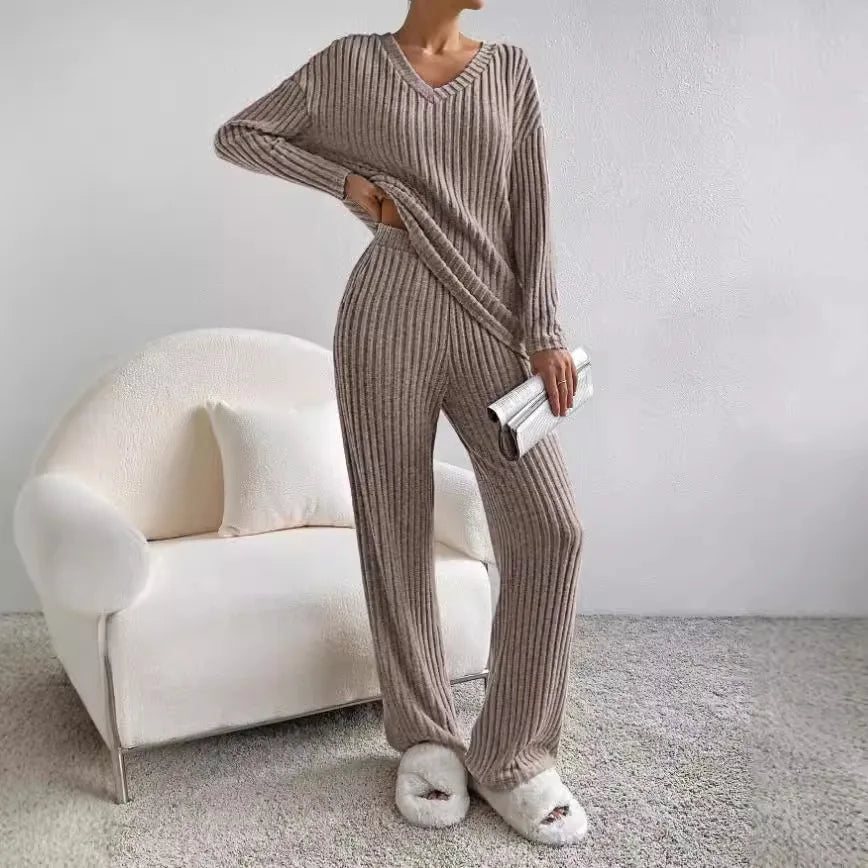 Tyreece | V-Ausschnitt Langarmshirt mit gerader Hose Set