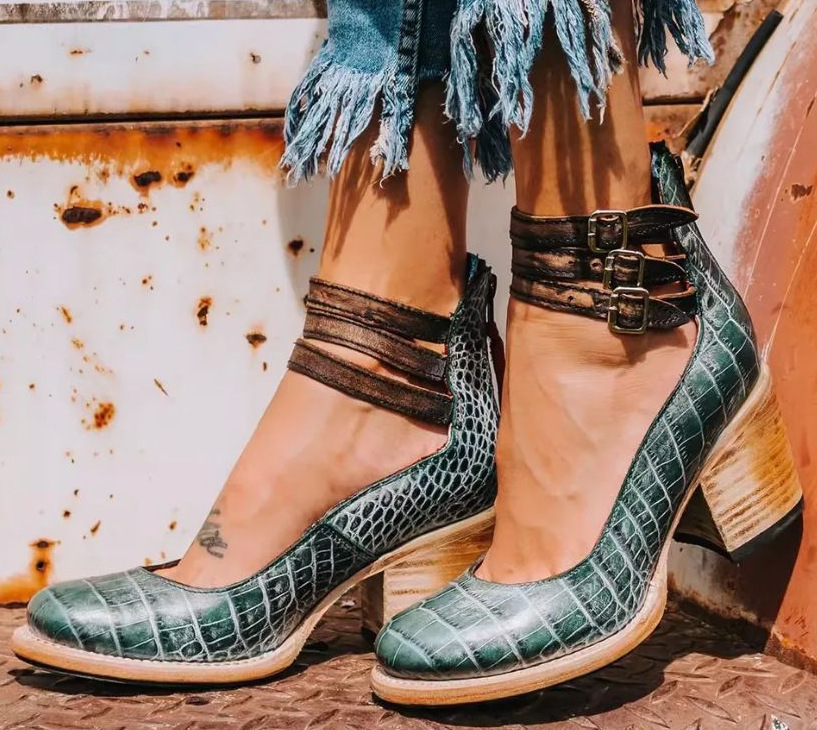 Sabrina | Leder-Sandalen mit Schnallen